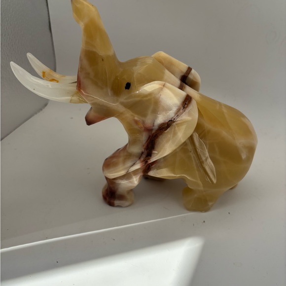 Artisan Marble Elephant Sculpture - Tan and Cream - Picture 4 of 8